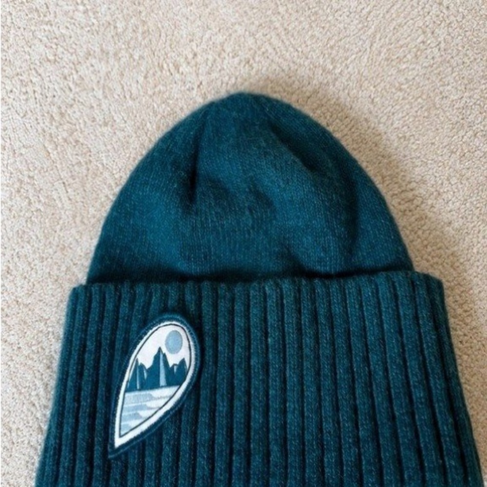 Patagonia Teal Ribbed Knit Beanie with Mountain Patch